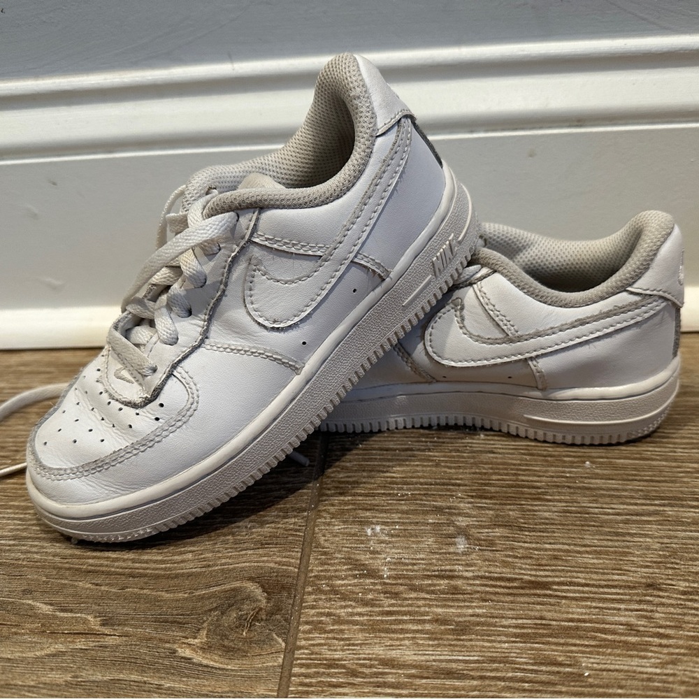 Kids White Nike Air Force 1, size US 11. LOOK BETTER IN PERSON! - Picture 2 of 9